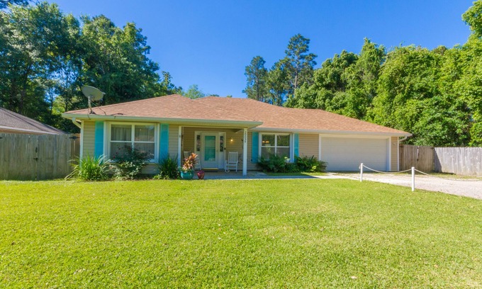 Gulf Shores House | Breeze Blu Inn Fenced yard, Pups Welcome, Beautiful ,Peaceful, Perfect location.