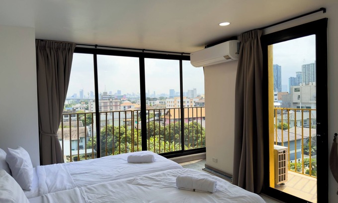 Chatuchak Hotel | Breezewood Bangkok Hotel