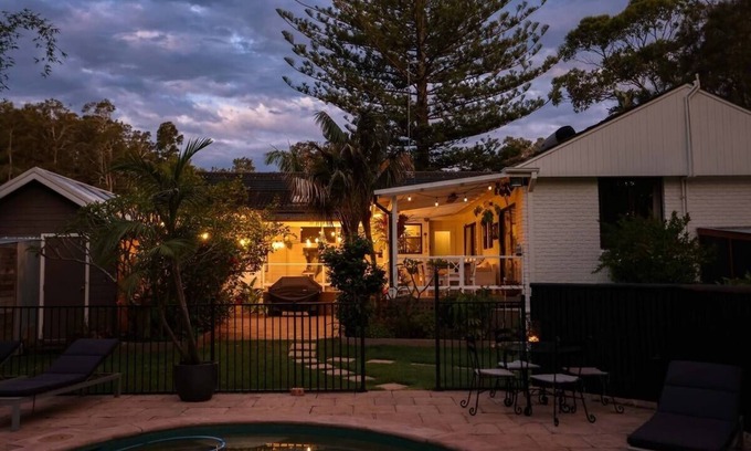 Avalon Beach House | Breezy Beach House - Avalon Beach Awaits!