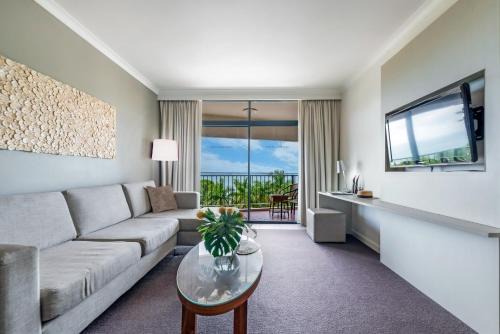 Darwin City Centre Apartment | Breezy Harbourfront Resort with Seaviews & Pool
