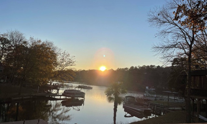 Gilbert House | Breezy's Blyss 2 BR Cottage On Lake Murray - Lexington