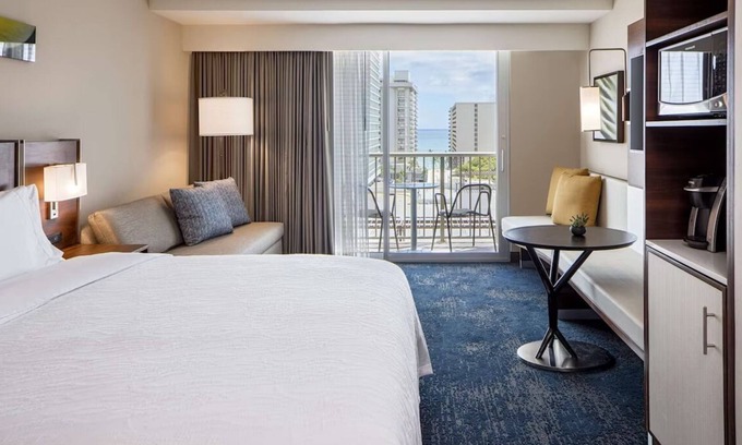Diamond Head - Kapahulu - St. Louis Hotel | Breezy Waikiki Stay – Partial Ocean Views & Pool Access | Hilton Garden Inn