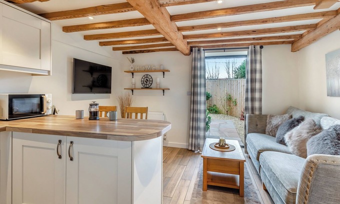Highbridge Cottage | Brent Cottage - UK48889