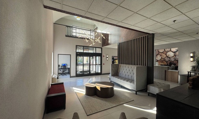 Brentwood Hotel | Brentwood Suites, an Ascend Collection Hotel