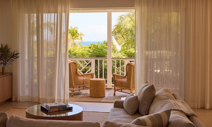 Dunmore Town House | Brett's House/with pool in fabulous Dunmore Town with luxury hotel amenities