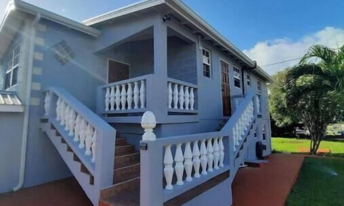 Durants House | Brett's Place #1 - Cheerful 2-bedroom house