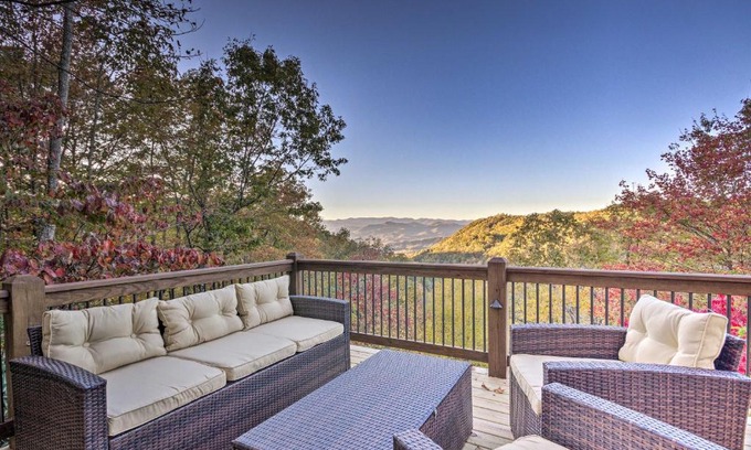 Brevard House | Brevard Chalet with Stunning Blue Ridge Mtn Views!