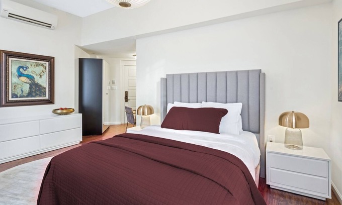 Downtown Baltimore Hotel | Brexton Hotel | Touchless Charming Studio