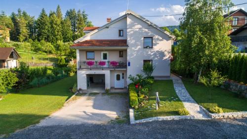 Slunj House | Breza Guesthouse