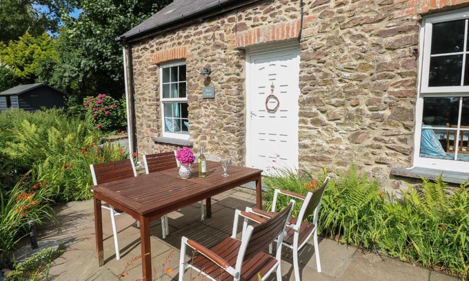 Milford Haven House | Briar Cottage