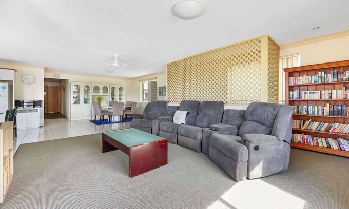 Bellara Apartment | Bribie Island - 4bed Spacious Conjoined Unit