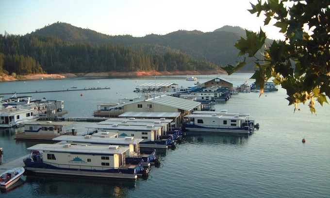 Redding Hotel | Bridge Bay Lodge at Shasta Lake