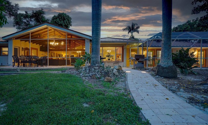 North Fort Myers House | Bridge Escape in North Fort Myers, FL
