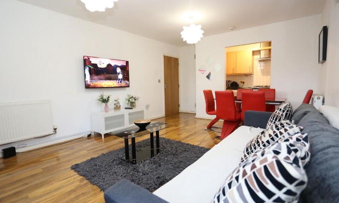 Greenwich Apartment | Bridge House Apartment