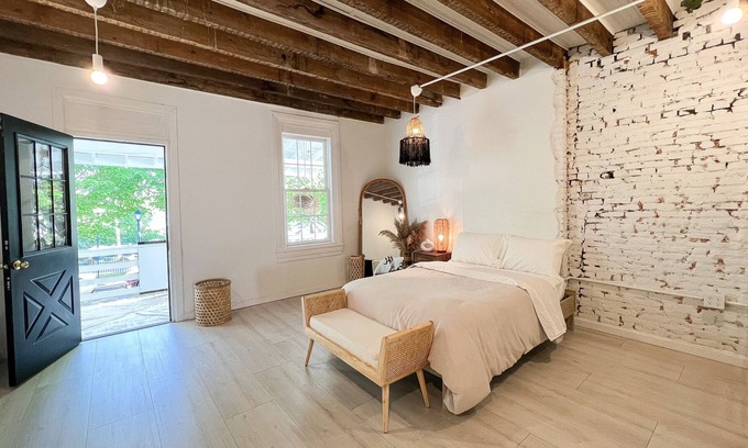 Phoenixville Apartment | Bridge Street Luxury Boho Studio | Balcony