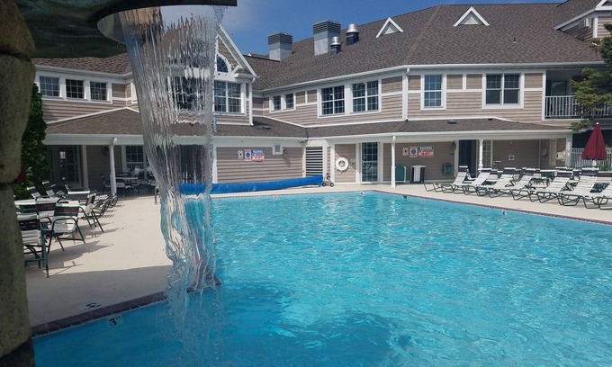 Sturgeon Bay Apartment | Bridgeport Waterfront Resort