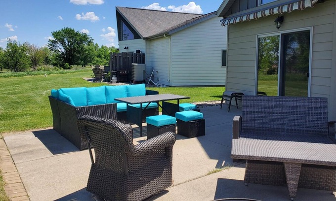 Arnolds Park Villa | Bridges Bay Vacation Cabin 25