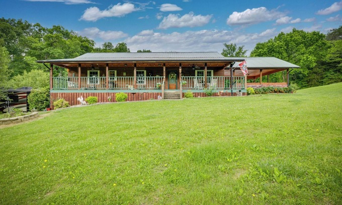 Greeneville House | Bridgeview Bend - Charming 3-bedroom house with spacious yard and seasonal creek