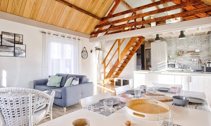Merville-Franceville-Plage Ski Chalet | Bright chalet with large garden and private parking in Merville-Franceville-Plage