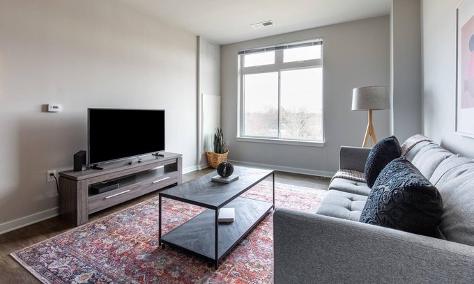 Reston Apartment | Bright 1BR in Reston Near Parks + Metro, Pets OK