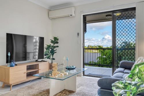 Kedron Apartment | Bright 2-Bed with Private Balcony & Serene View