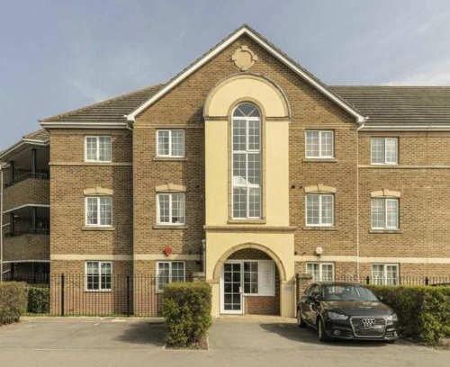 Trinity Apartment | Bright 2-Bedroom Family Flat, Wimbledon