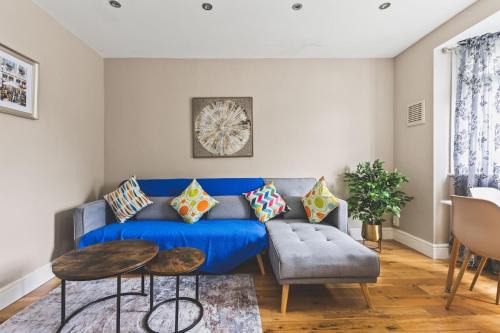 Coulsdon West Apartment | Bright 2bed flat near station - COU A