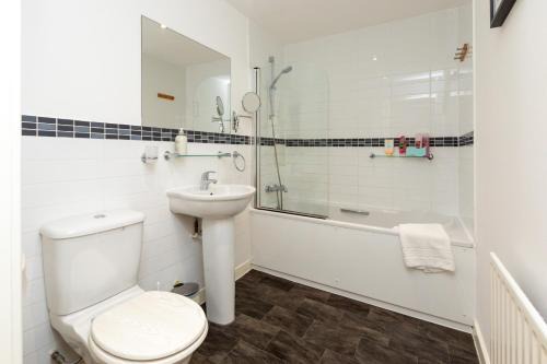 The Lane Apartment | Bright & Airy 1 Bedroom Apartment in Trendy Peckham