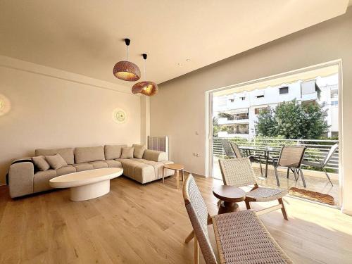 Voula Apartment | Bright & Airy 2 bedroom by the Sea