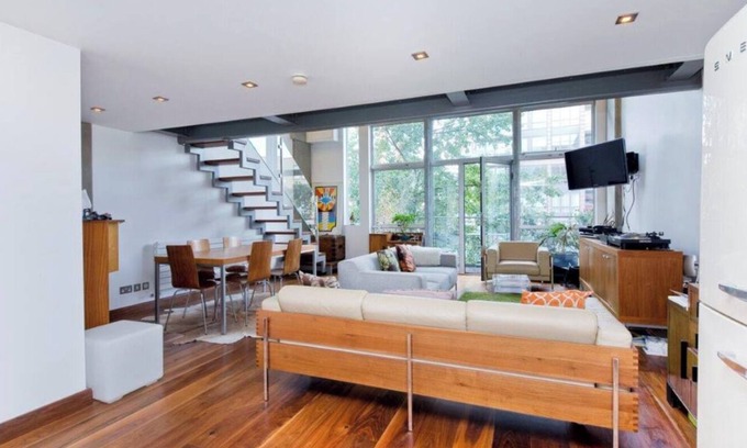 Hackney Apartment | Bright & Airy Botanical Loft | 2 Bed | Haggerston