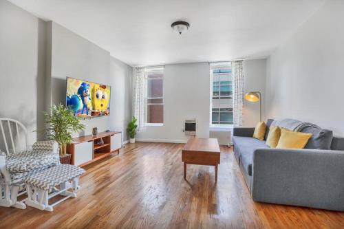 Hoboken Apartment | Bright and Charming 1BR 15min to NYC