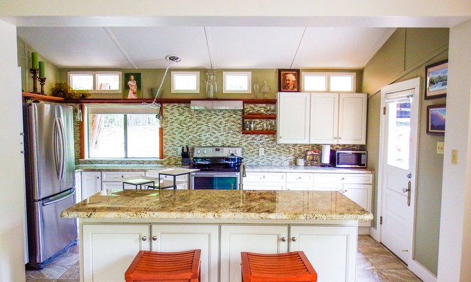 Kerrville Cottage | Bright And Comfy Home In The Eclectic, Antique Methodist Encampment Neighborhood