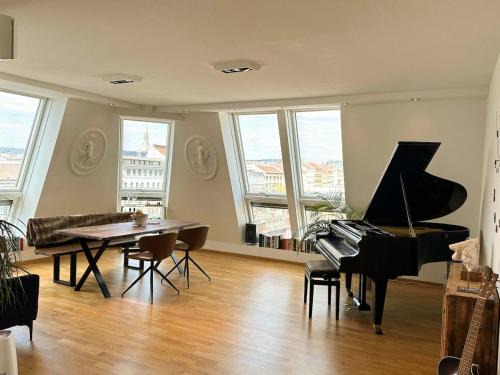 Hernals Apartment | Bright and luxurious penthouse
