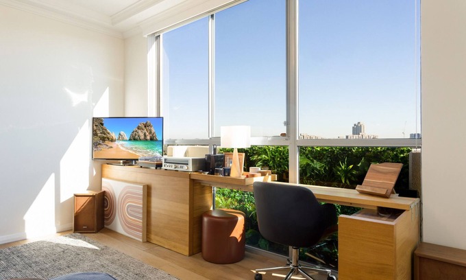 Waterloo Apartment | Bright and Modern Apartment in Amazing Location