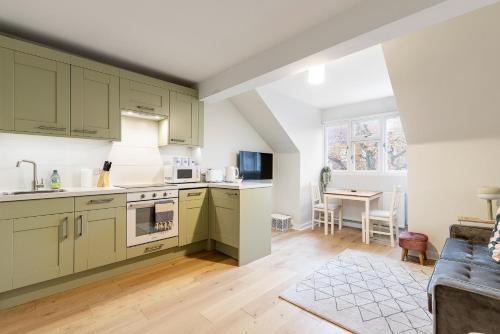 Hackney Apartment | Bright and modern Clapton loft