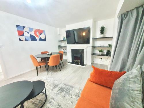 Penge Apartment | Bright and Spacious 2-Bedroom Apartment in London - Your Home Away from Home