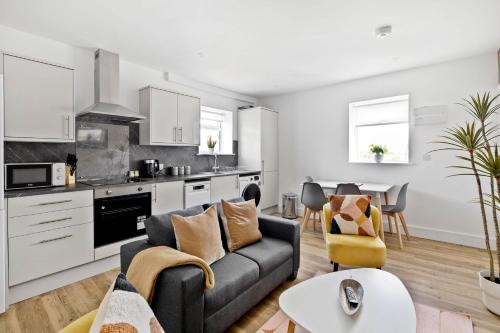 Saltash Apartment | Bright and Spacious 2 Bed Apartment in Saltash