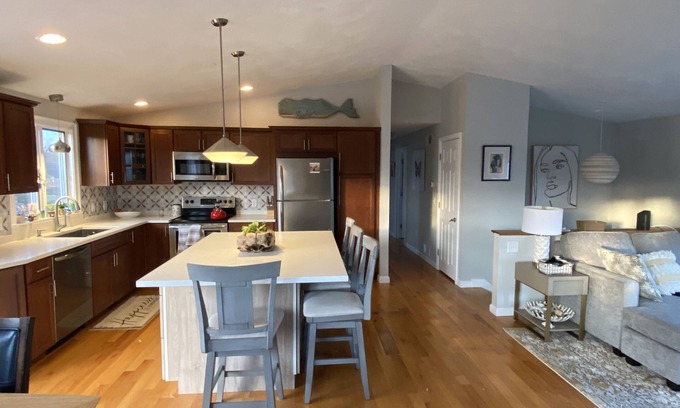 Matunuck House | Bright and Sunny Matunuck Beach House