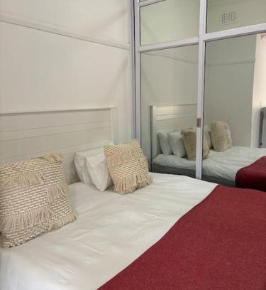 Durban North Apartment | Bright and Sunny Studio Cottage