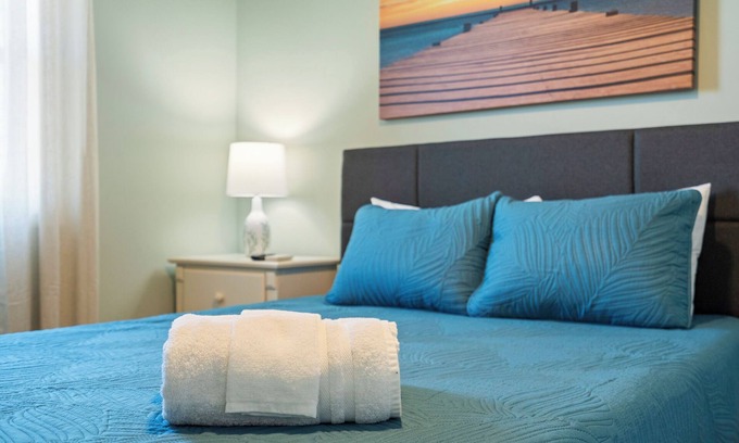 McCutcheon Field Condo | Bright and Cozy Oceanfront Condo – 2BR/2BA, Sleeps 4, Incredible Views