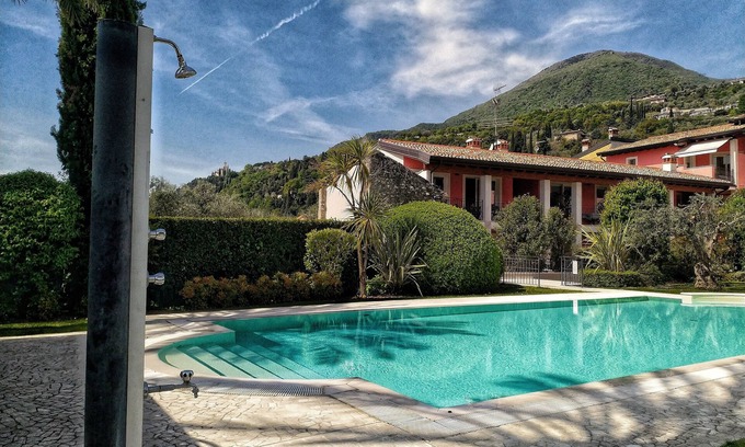 Toscolano Maderno Apartment | Bright apartment in a prestigious residence