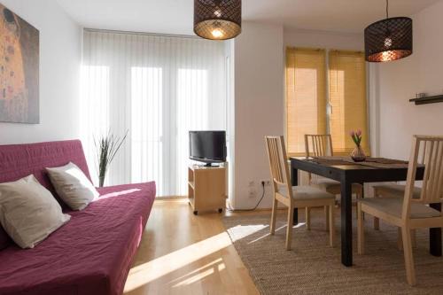 Schottenfeld Apartment | Bright Apartment in Hip & High Quality Neighborhood