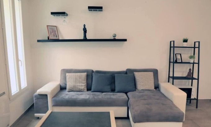 Le Camas Apartment | Bright apartment in the heart of Marseille