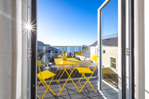 Portland House | Bright & beautiful 4 bedroom house with sea views