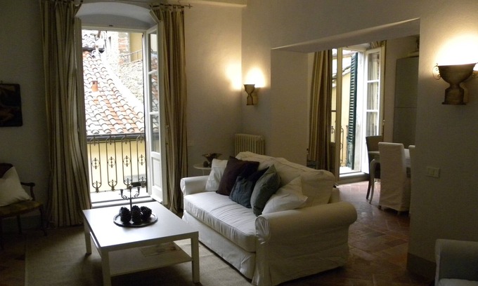 Cortona Old Town Apartment | Bright, Bright, Spacious, 1 Bedroom Apartment in the Heart of Tuscany