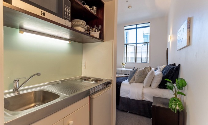 Auckland Central Business District Apartment | Bright CBD Studio -Near SkyTower-WiFi