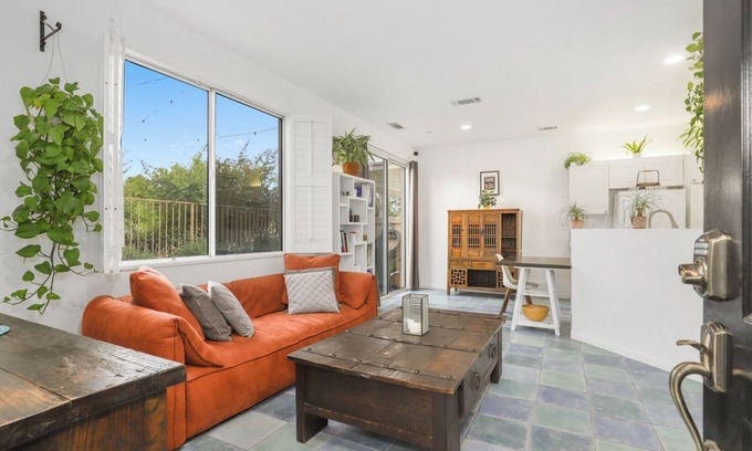 Valencia House | Bright & Charming Furnished 2BR/2BA Townhome