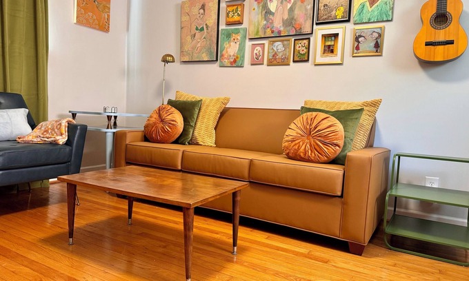 Tower Grove South House | Bright & Cheerful-Near Restaurants, Coffee, & Large Park. King Bed Dogs Allowed
