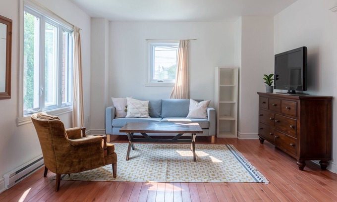 Gatineau House | Bright & clean 2-bedroom home in Gatineau, QC