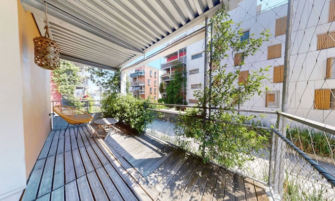 L'Ile-Saint-Denis Apartment | Bright, comfortable apartment